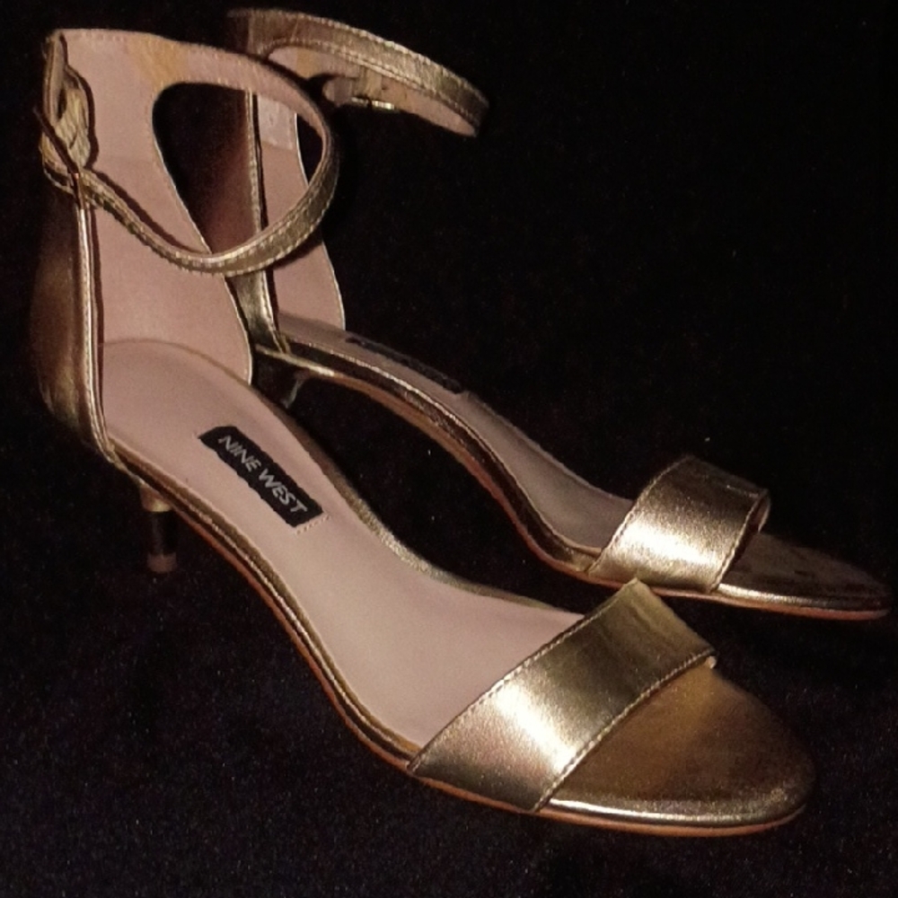 Nine West Leisa Gold Metallic Kitten Heel Ankle Strap Sandal Size 7